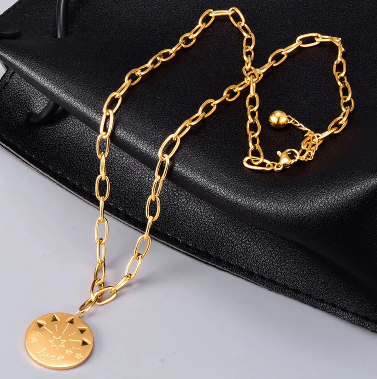 Luck Pendant Gold Necklace
